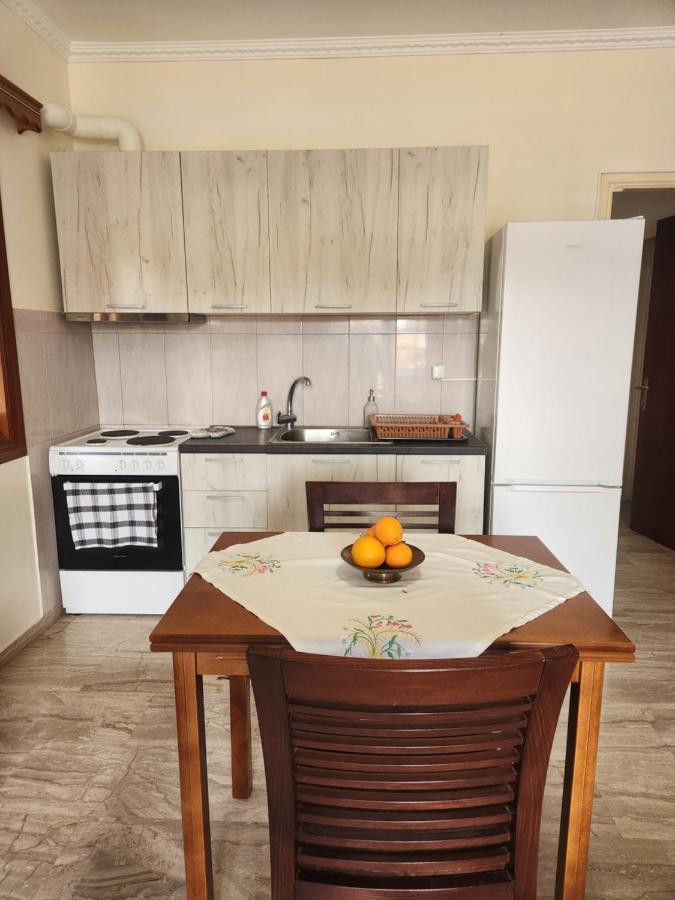 Cozy Apartment In 네아 키로스 외부 사진
